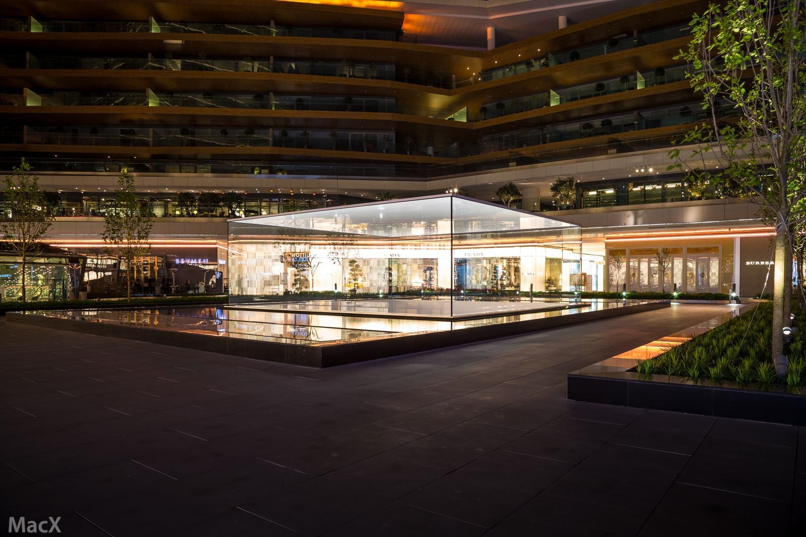 Zorlu Apple Flagship Store