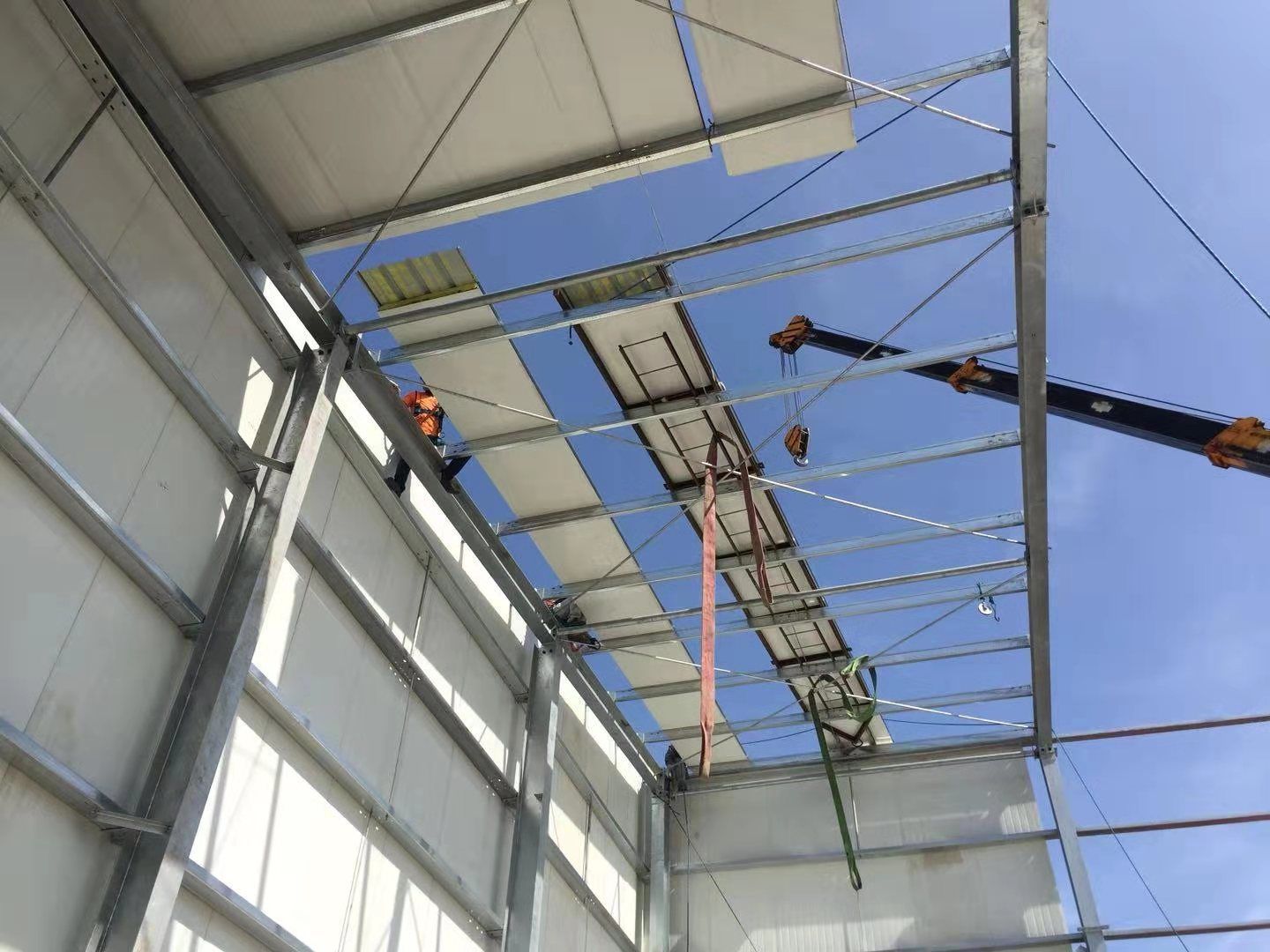 Roof Glass Wool Sandwich Panel Installation